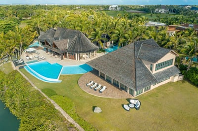 Luxury Villa Photo #4