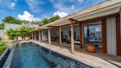 Luxury Villa Photo #2