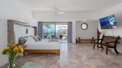 Luxury Villa Photo #34