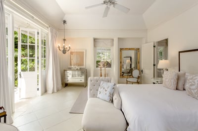 Luxury Villa Photo #23