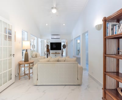 Luxury Villa Photo #12