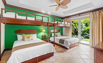 Luxury Villa Photo #26