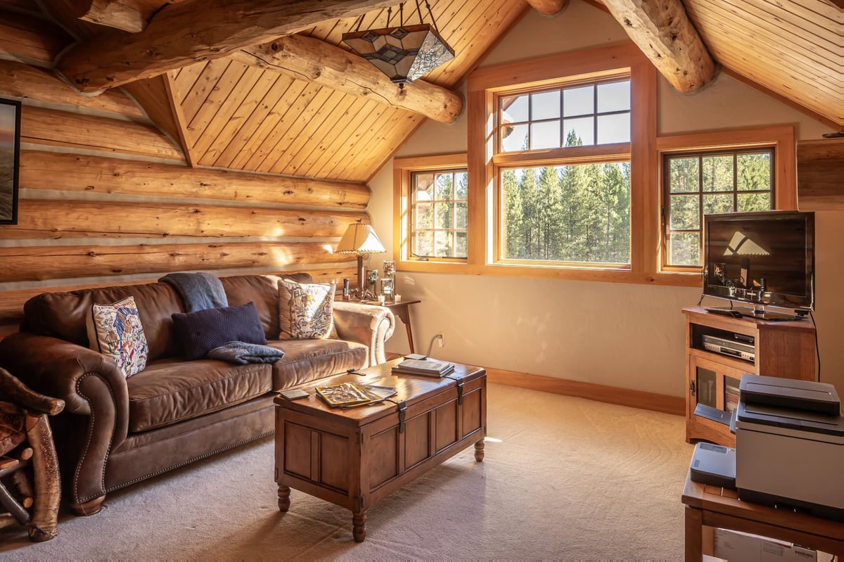 Huckleberry Hideaway