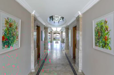 Luxury Villa Photo #11