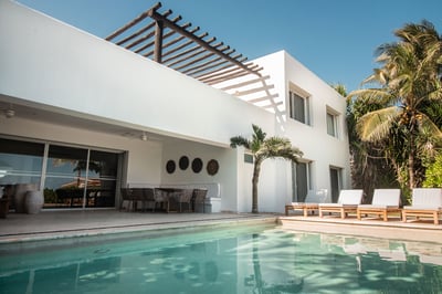 Luxury Villa Photo #2