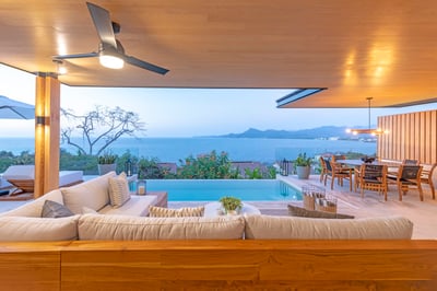 Luxury Villa Photo #3