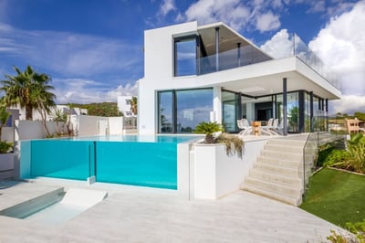 Luxury Villa Photo #2