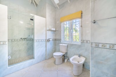Luxury Villa Photo #23