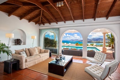 Luxury Villa Photo #12