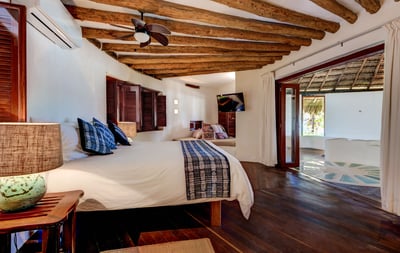 Luxury Villa Photo #20