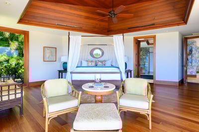 Luxury Villa Photo #15