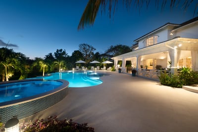Luxury Villa Photo #4