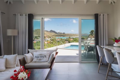 Luxury Villa Photo #16