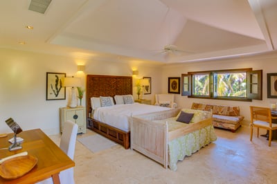 Luxury Villa Photo #42