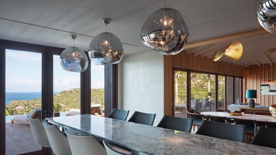 Kitchen & Dining Areas: Fully equipped and professional kitchen, air conditioning, breakfast bar wit