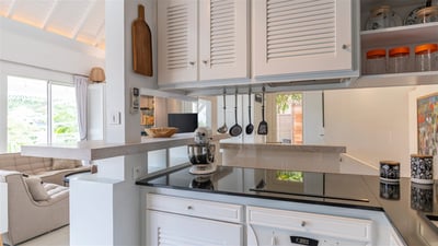 Kitchen & Dining Area