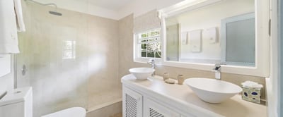 Luxury Villa Photo #31