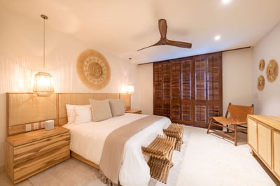 Luxury Villa Photo #34