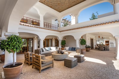 Luxury Villa Photo #15