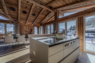 Luxury Villa Photo #11