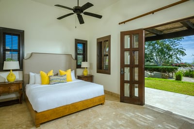 Luxury Villa Photo #32