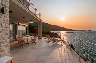 Luxury Villa Photo #4