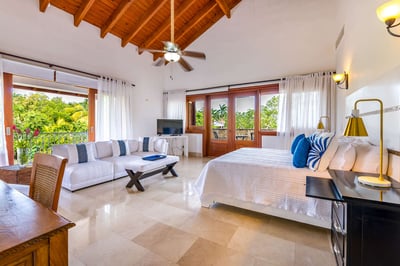 Luxury Villa Photo #21