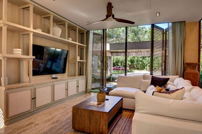 Luxury Villa Photo #17
