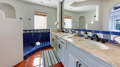Luxury Villa Photo #46