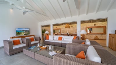 Luxury Villa Photo #12
