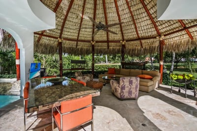 Luxury Villa Photo #14