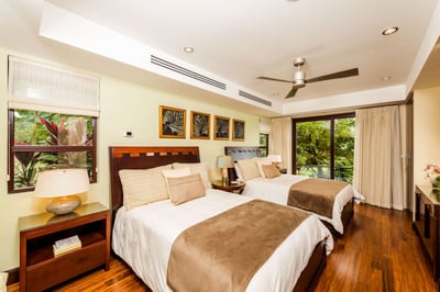 Luxury Villa Photo #17