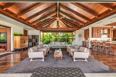 Luxury Villa Photo #11