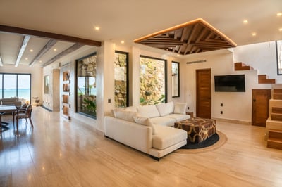 Luxury Villa Photo #34