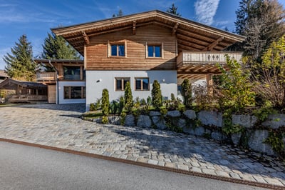 Luxury Villa Photo #3