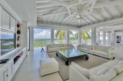 Luxury Villa Photo #13