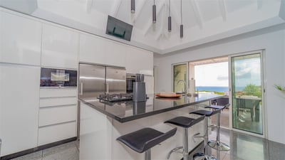 Luxury Villa Photo #20