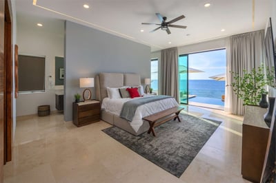 Luxury Villa Photo #64