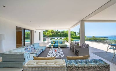 Luxury Villa Photo #3
