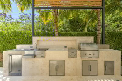 Hacienda A91 - Elegant Tropical Retreat