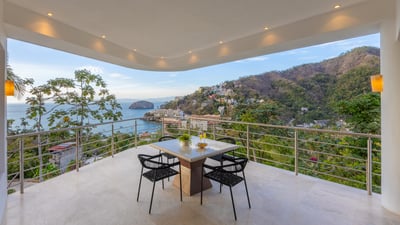 Luxury Villa Photo #39