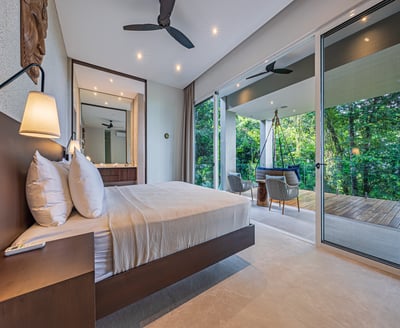 Luxury Villa Photo #32