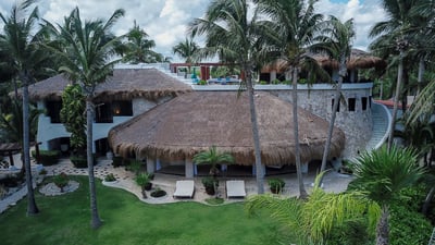 Luxury Villa Photo #7