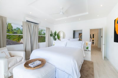 Luxury Villa Photo #34