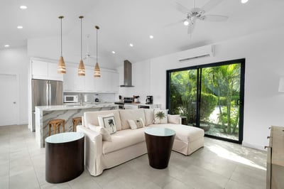 Luxury Villa Photo #8