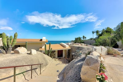 Luxury Villa Photo #9