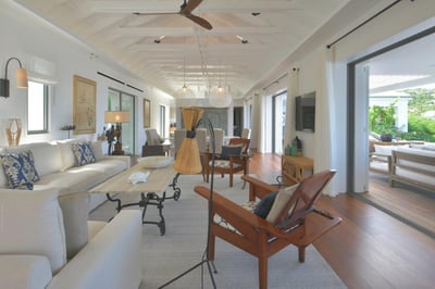 Luxury Villa Photo #15