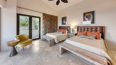 Luxury Villa Photo #35