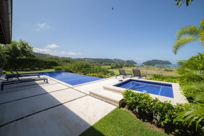 Luxury Villa Photo #11