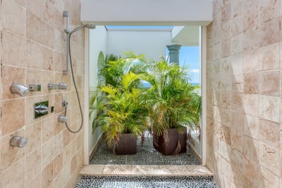 Luxury Villa Photo #27